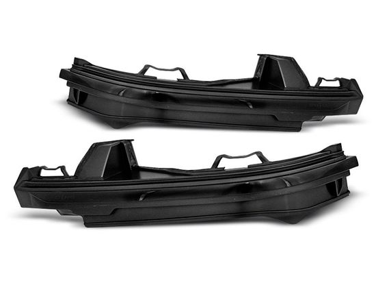 Повторители указателей поворота в зеркала для Audi Q7 4M (15-18) LED динамические темные