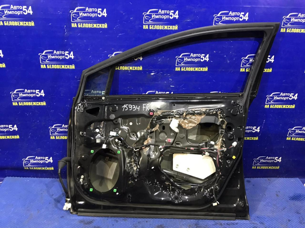 Дверь передняя правая TOYOTA AVENSIS 2012-2015