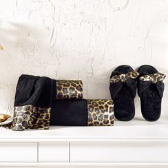 Набор полотенец  Leopard с тапочками  TIVOLYO HOME Турция