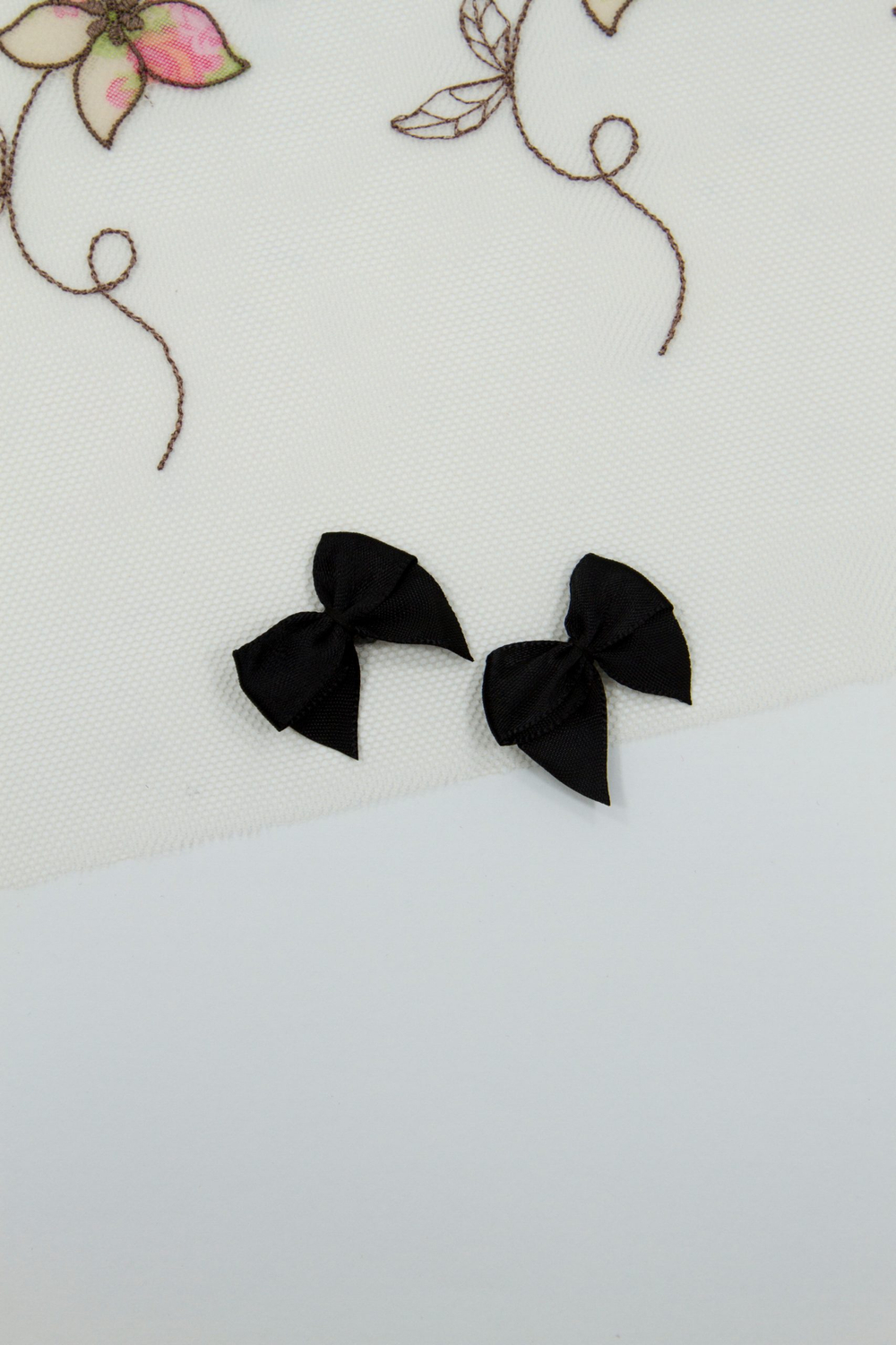 Бантик пришивной черный 2 см, 3 см