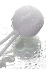 Белый вагинальный шарик LILY (Цвет: белый)