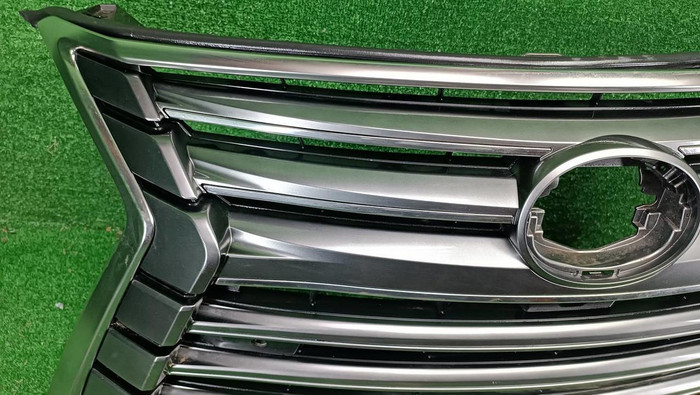 Решетка радиатора Lexus LX 3 (2015-2023)