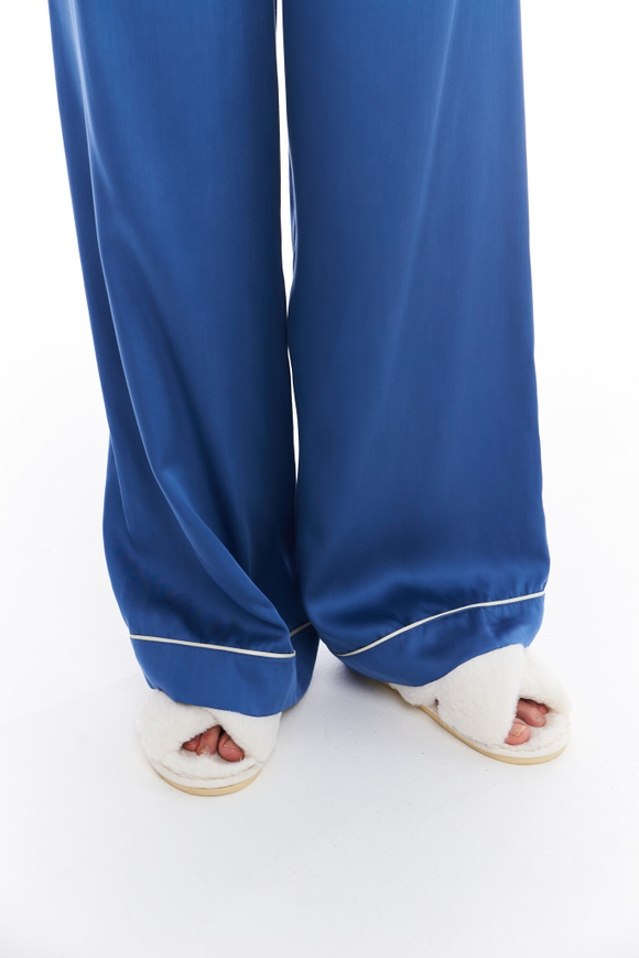 Брюки из тенселя с кантом дымчато-голубой