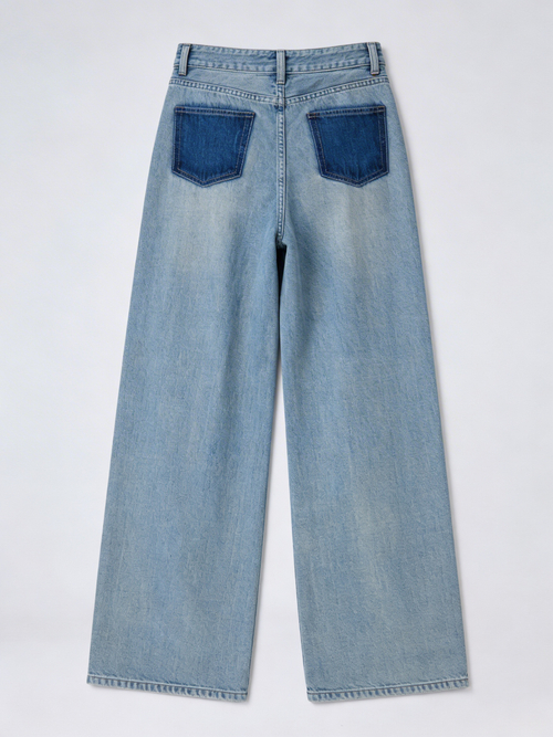 Широкие джинсы с контрастным карманом