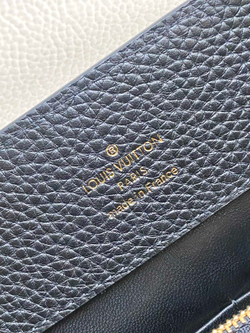 Louis Vuitton Capucines MM