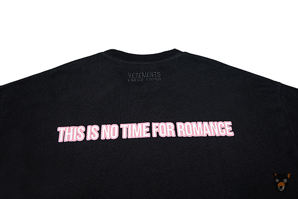 Футболка Vetements "This is no time for romance"