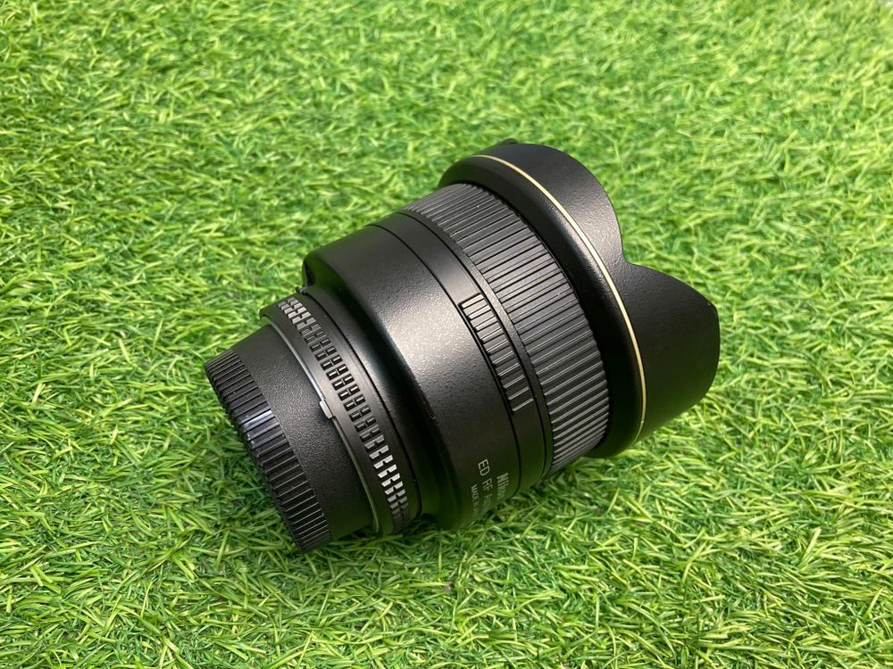 Nikon 14mm 2.8D ED AF Nikkor