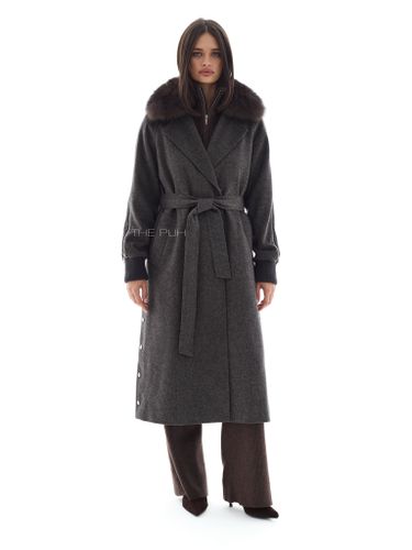 Серое кашемировое пальто с воротом из лисы