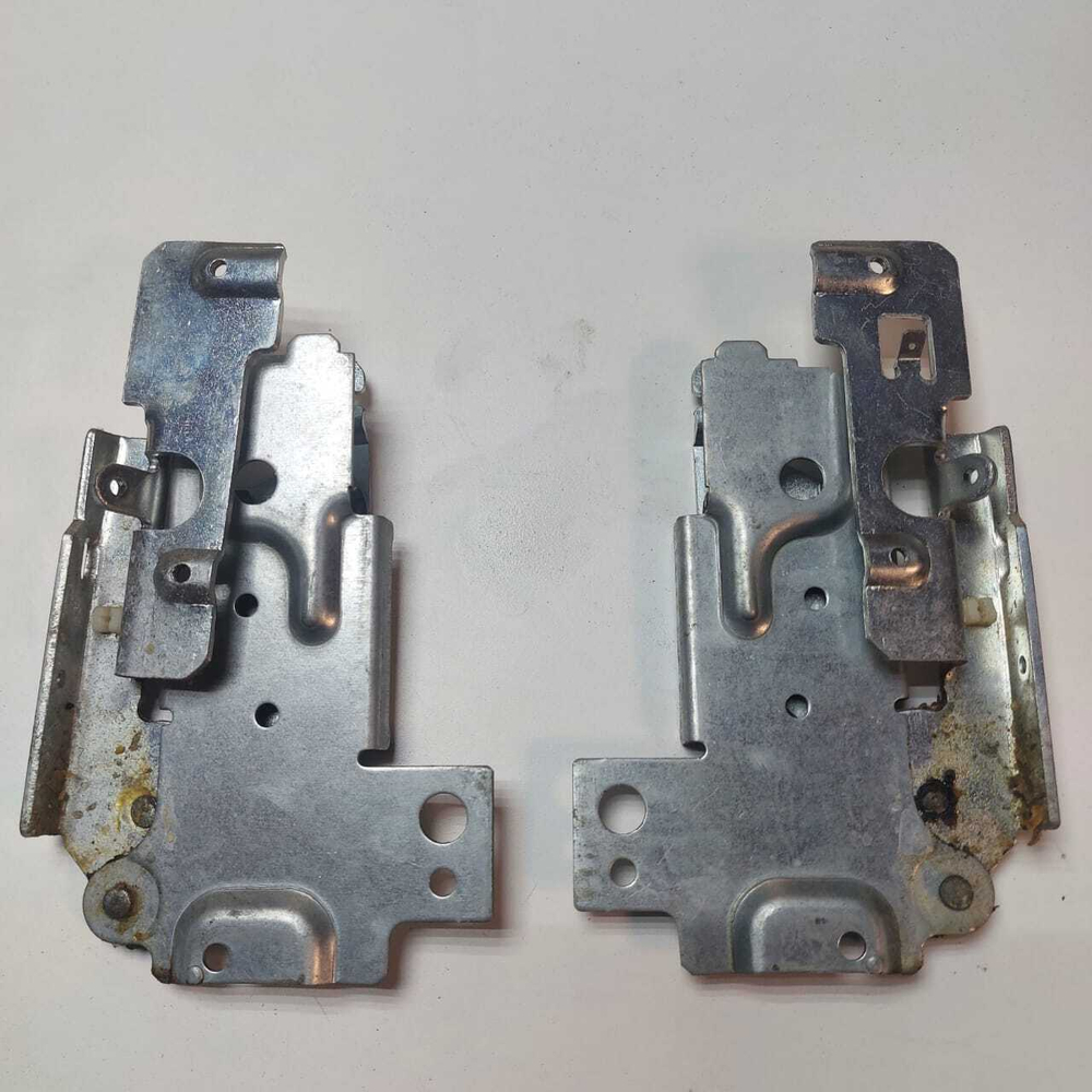 1 Петли двери Electrolux 50286437004 б/у для посудомоечных машин