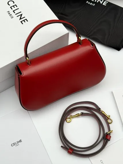 Сумку CELINE LOLA IN SHINY CALFSKIN красный