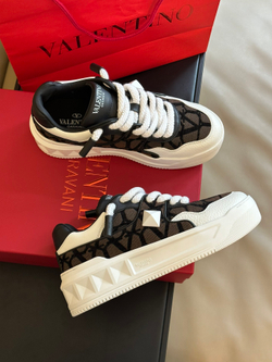Valentino Garavani One Stud Sneaker