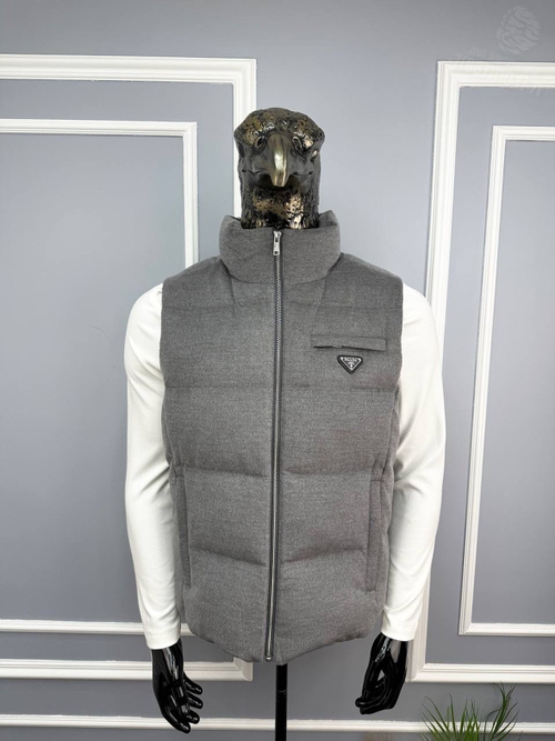 Пуховый жилет Prada