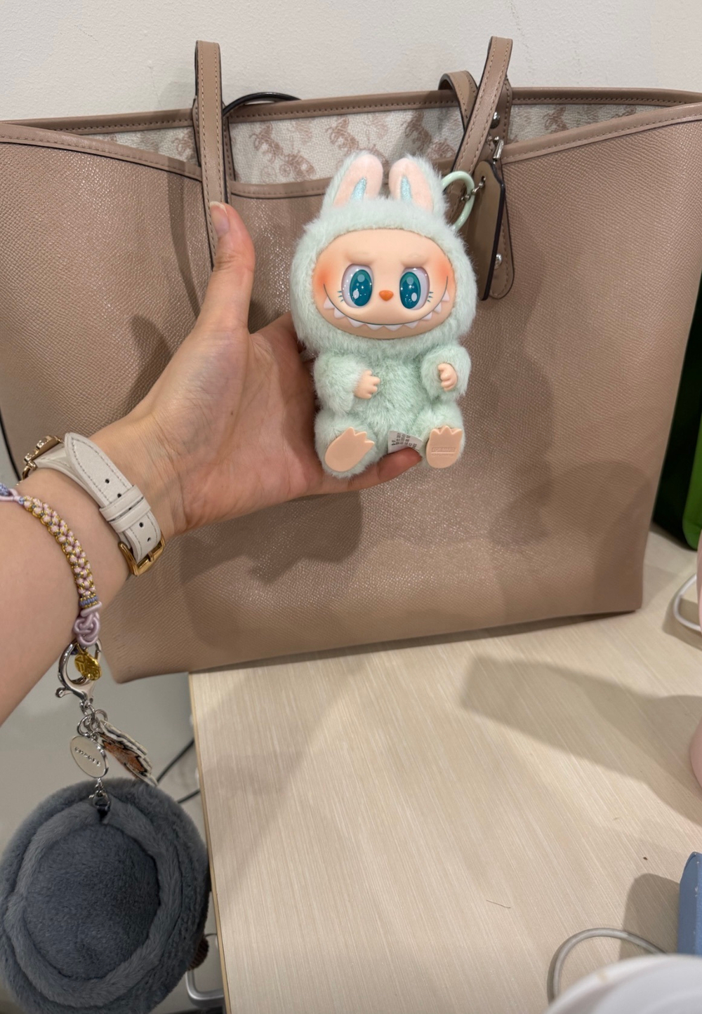 Дизайнерские игрушки Labubu the Monsters Have a Seat, Green