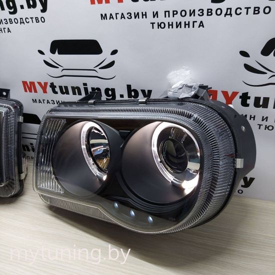 Передние фары angel eyes black для Chrysler 300C