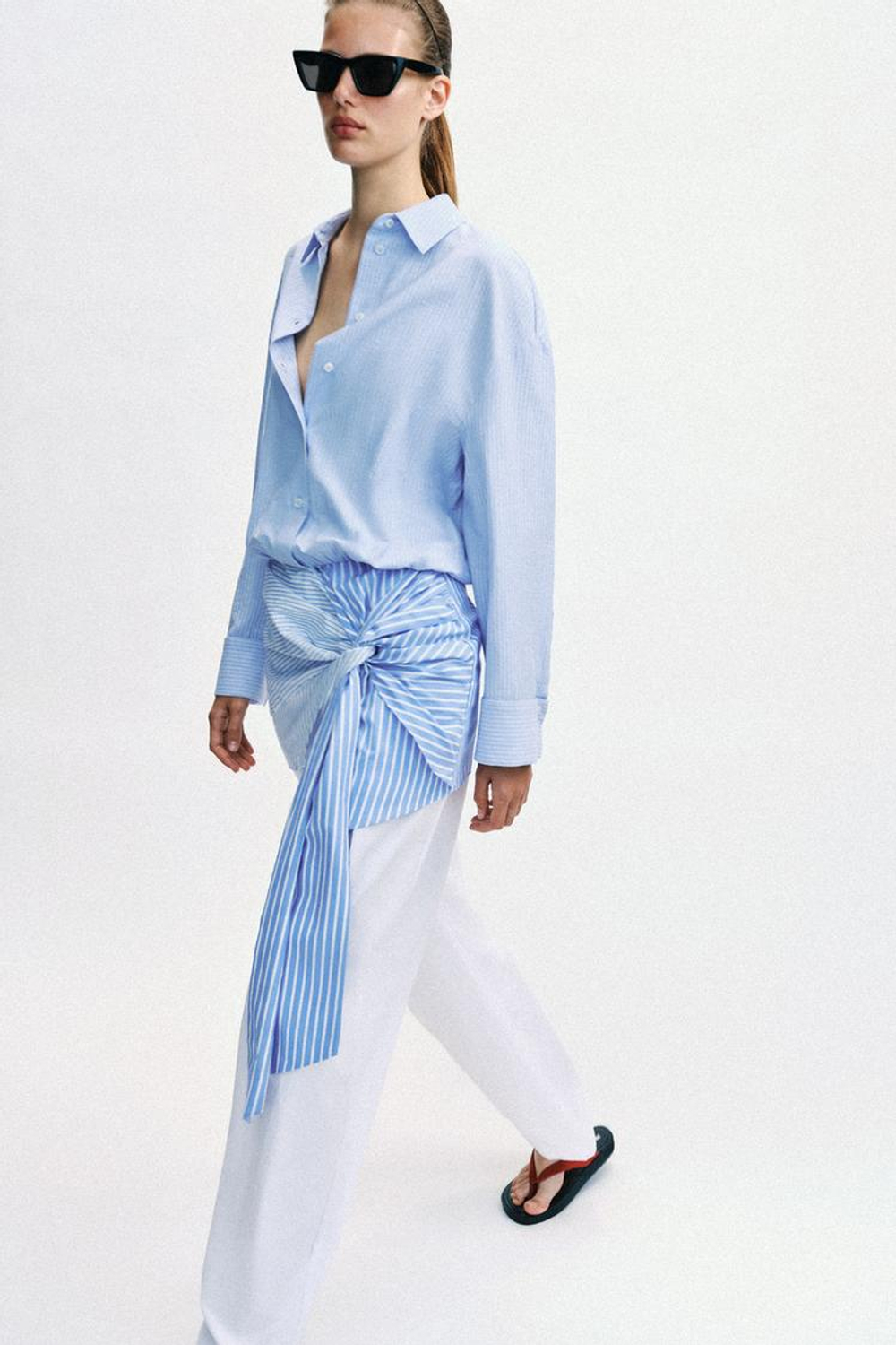 ZARA КОРОТКОЕ ПЛАТЬЕ-РУБАШКА С УЗЛОМ, СИНИЙ/БЕЛЫЙ