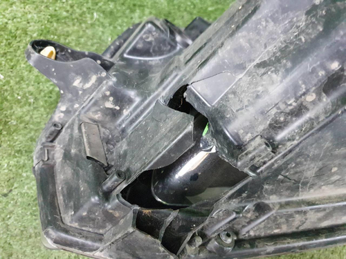 Битая Фара правая Renault Logan 2 Sandero 2 (2014-2018) галоген