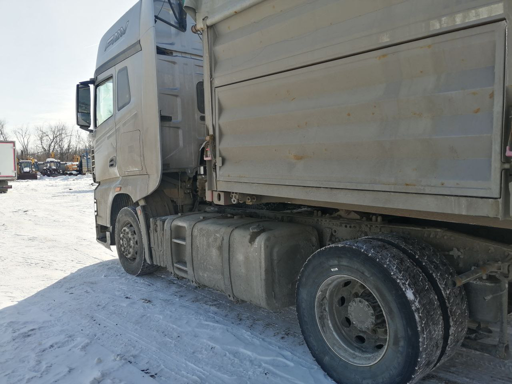 FAW J7 4x2 Седельный тягач CA4180P77K25E5 (Дизельный, 12,5 л, 553 л.с., АТ)