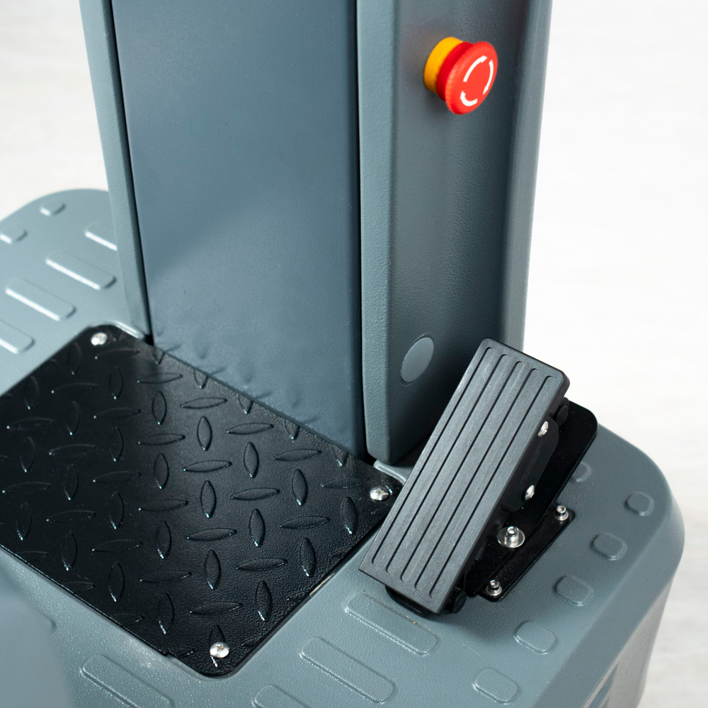 Поломоечная машина c местом для оператора Twinc C70DB 24V150AhLi30A (70см/80л)