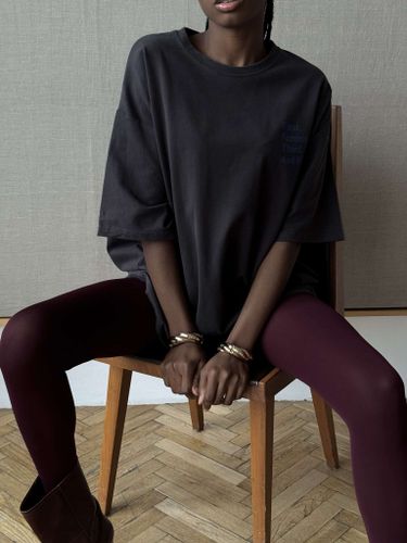 Коричневая оверсайз футболка с принтом