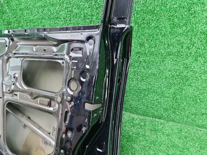 Дверь передняя правая Land Cruiser 200 (2015-2021)