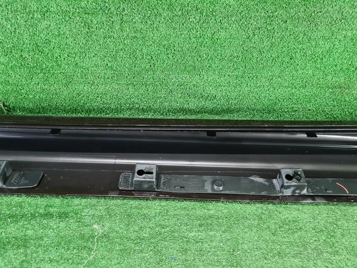 Накладка порога правая Volvo XC90 2 (2014-н.в.)