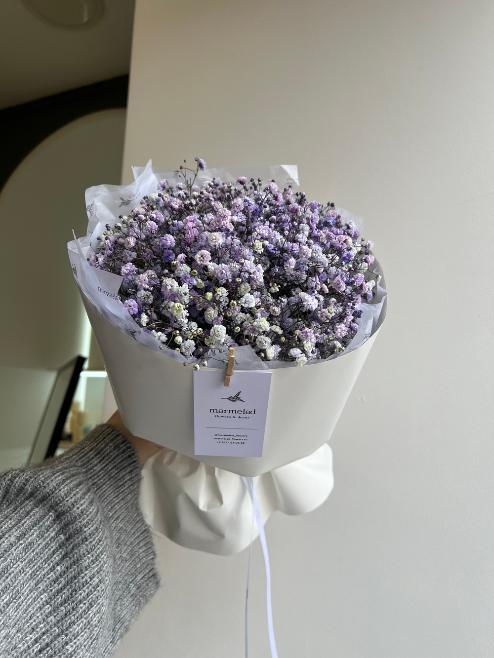 Букет из гипсофилы фиолетового оттенка