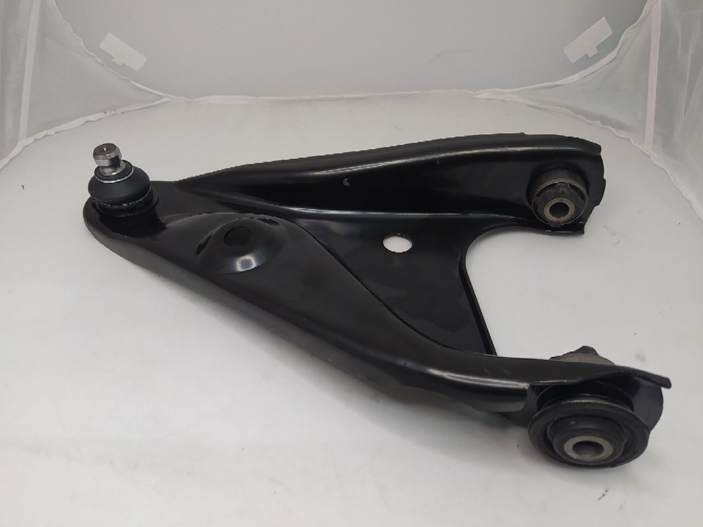 Рычаг передней подвески левый STARNER S622185 для Renault, LADA