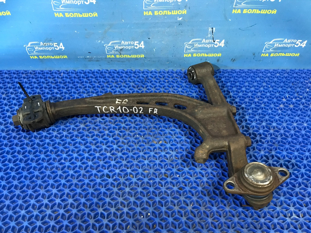 Рычаг передний правый TOYOTA ESTIMA 1999