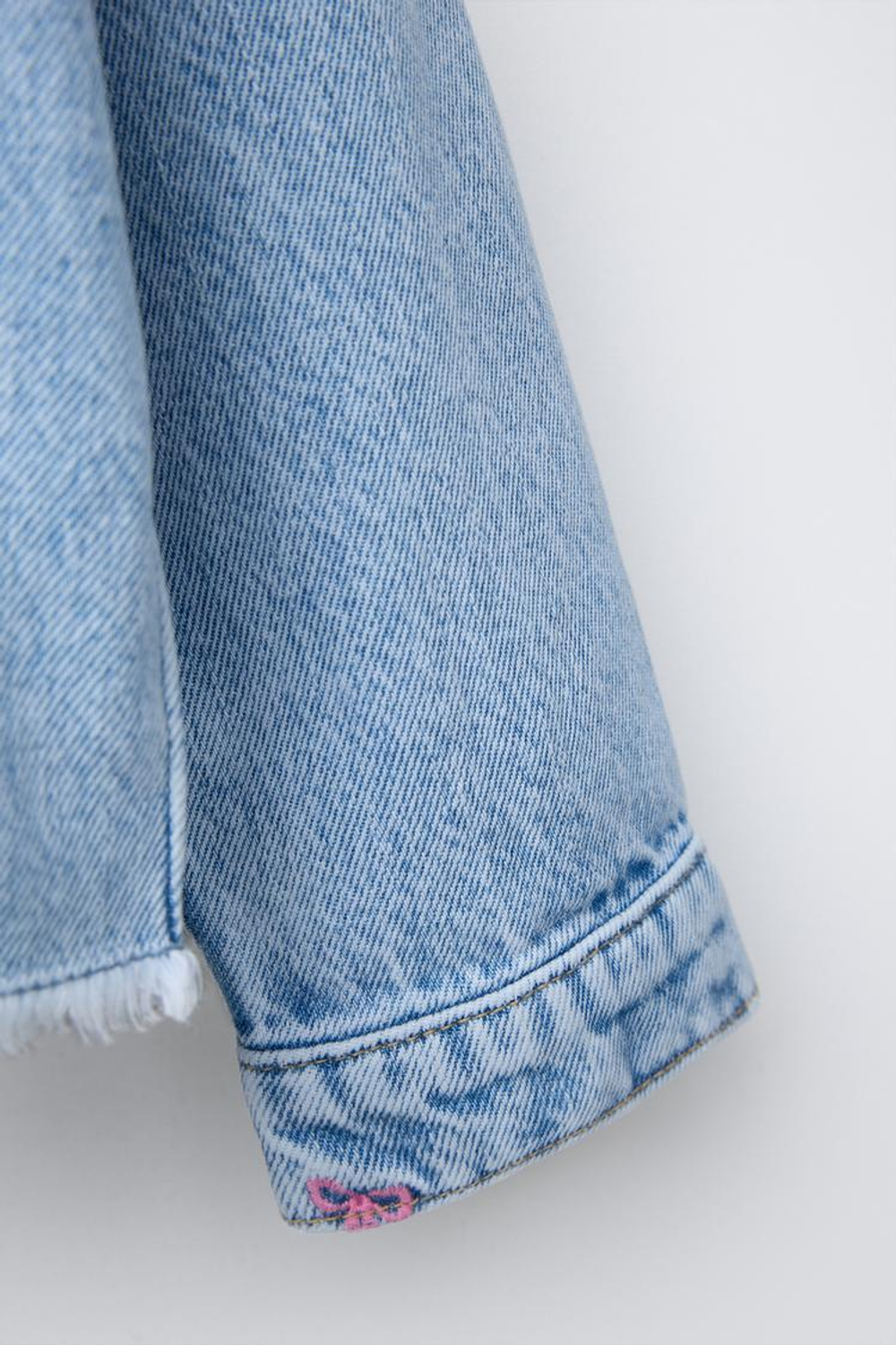 ZARA ДЖИНСОВАЯ КУРТКА-РУБАШКА С БАНТАМИ, ГОЛУБОЙ