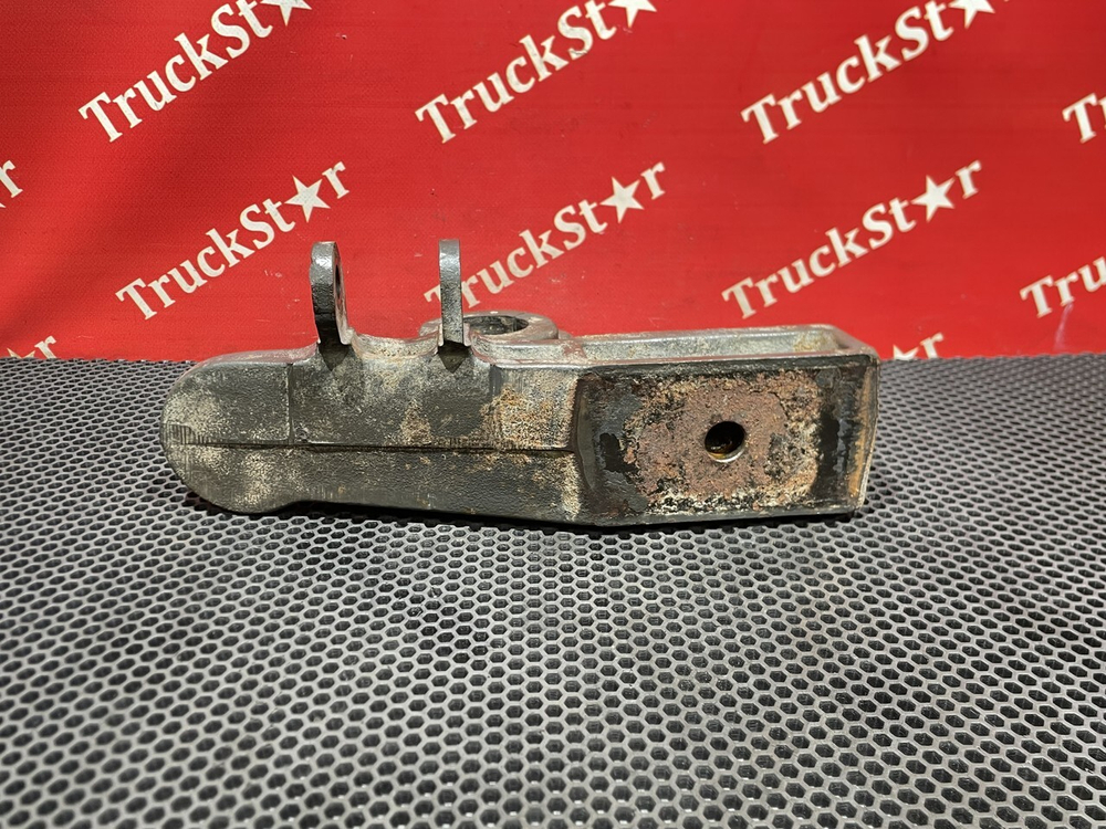 Кронштейн стабилизатора переднего правый