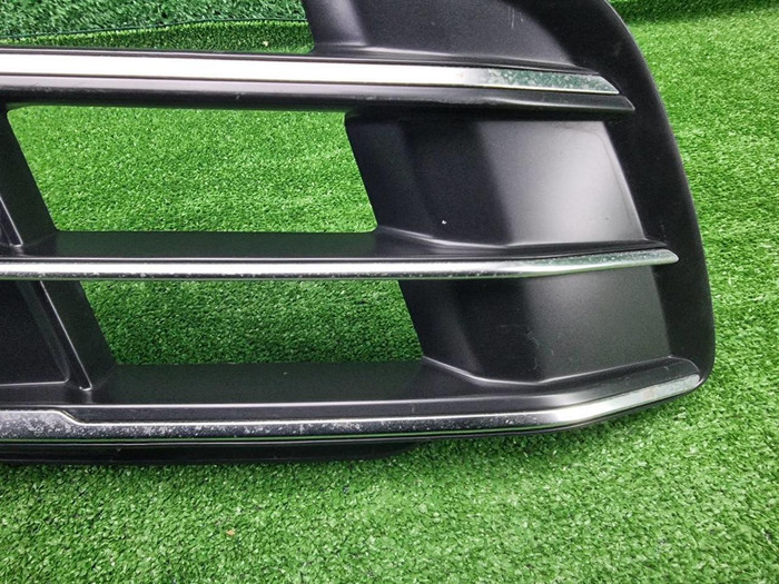 Решетка бампера правая Audi Q5 2 80A 17-20 S-line