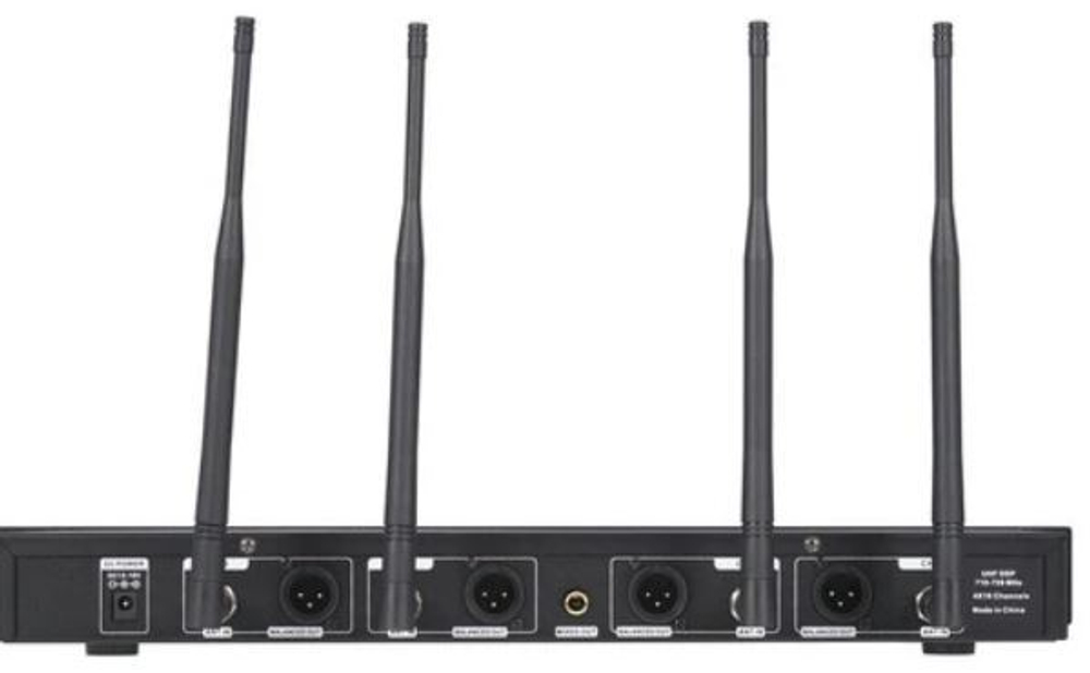 Микрофонная система  Axelvox DWS7000HT (FC Bundle)