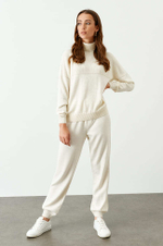3954 Брюки женские (молочный)
