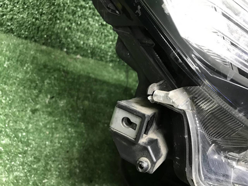 Битая Фара правая Toyota LC Prado 150 (17-нв) LED