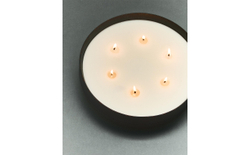Zara Home Свеча ароматическая Verdant Forest 1350 г, растительный воск, аромат древесный, Коричневый