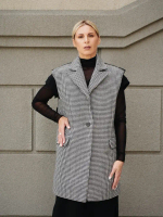 Комбинированный жилет в трендовой расцветке гусиная лапка