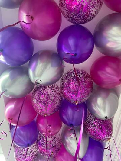 Воздушные шарики с гелием под потолок 24 шт с конфетти (№32)