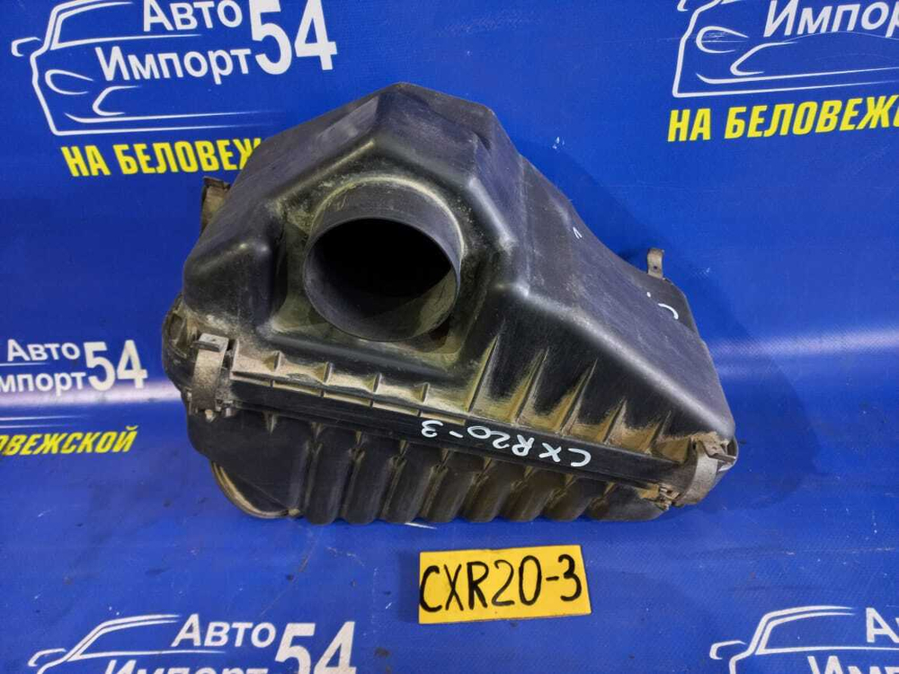 Корпус воздушного фильтра TOYOTA ESTIMA 1996