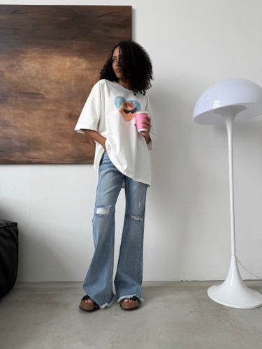 Белая футболка оверсайз с принтом