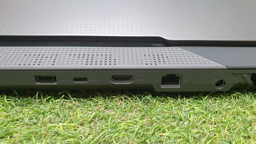 Игровой Asus Ryzen 7/16Gb/RTX 3060 6Gb/144Hz/ ROG Strix G17 G713QM G713QM-HX038/Windows 10