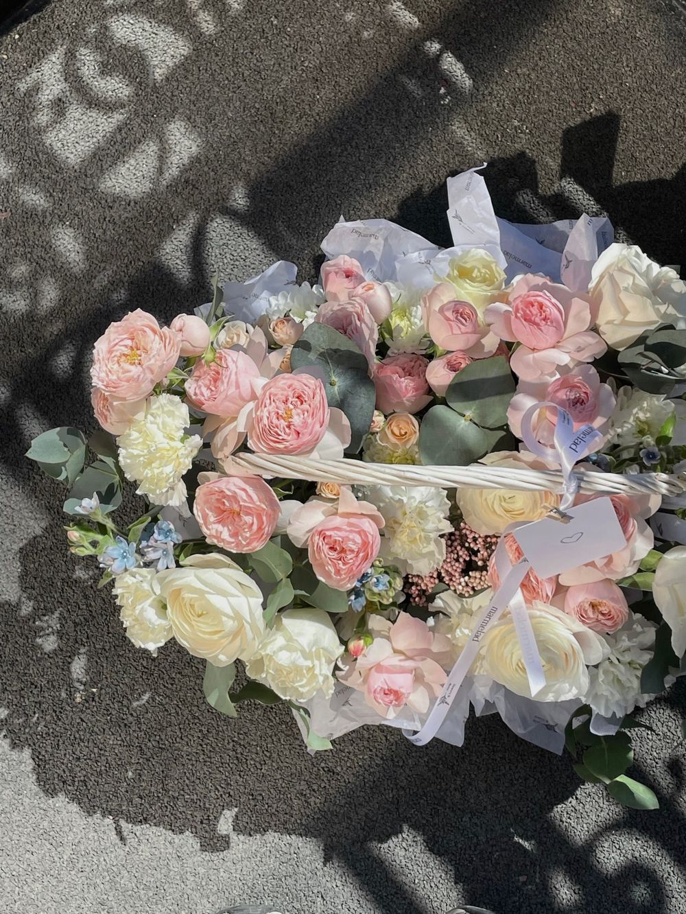 Цветочная корзина в розово- белой гамме!