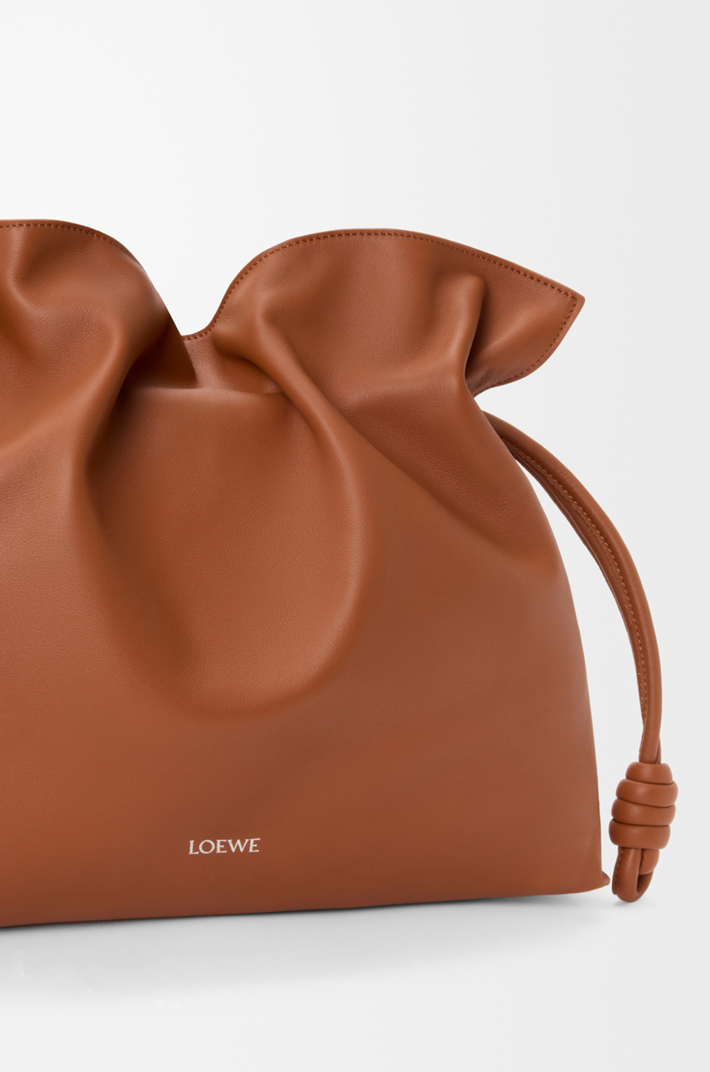 Loewe Большая сумка-клатч Flamenco из телячьей кожи наппа, коричневый