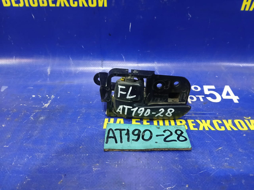 Ручка двери передней левой салонная TOYOTA CARINA E 1992