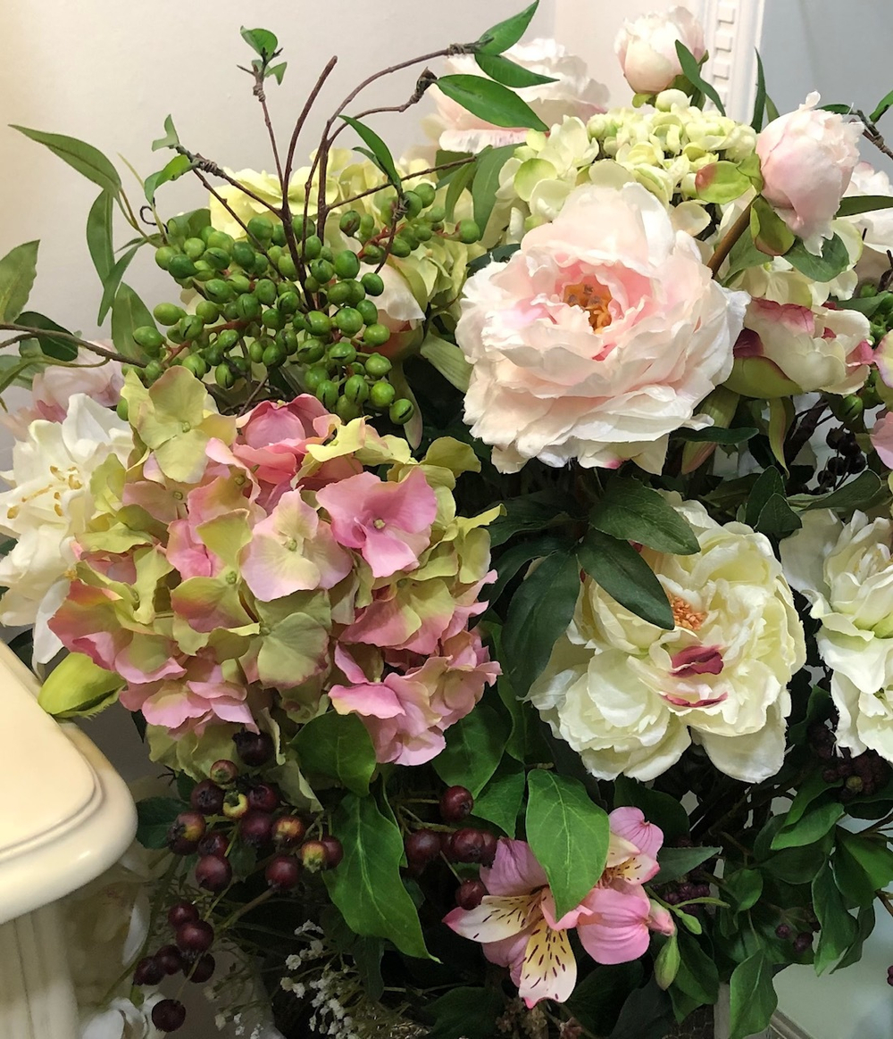 Гортензия Алтона зелёно-розовая