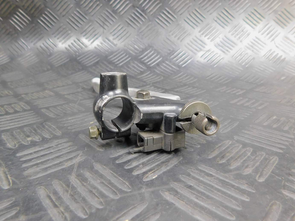 Рычаг сцепления Yamaha TDM850 RN03J 2001 (с креплением)