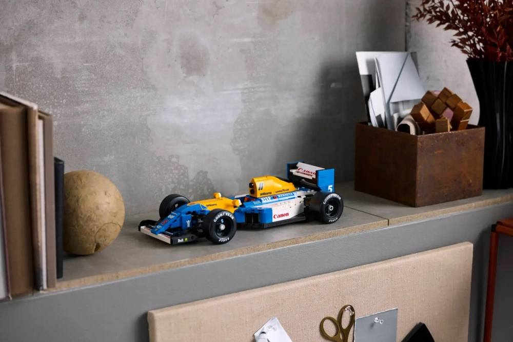 Конструктор LEGO Icons 10353 Williams Racing FW14B & Nigel Mansell