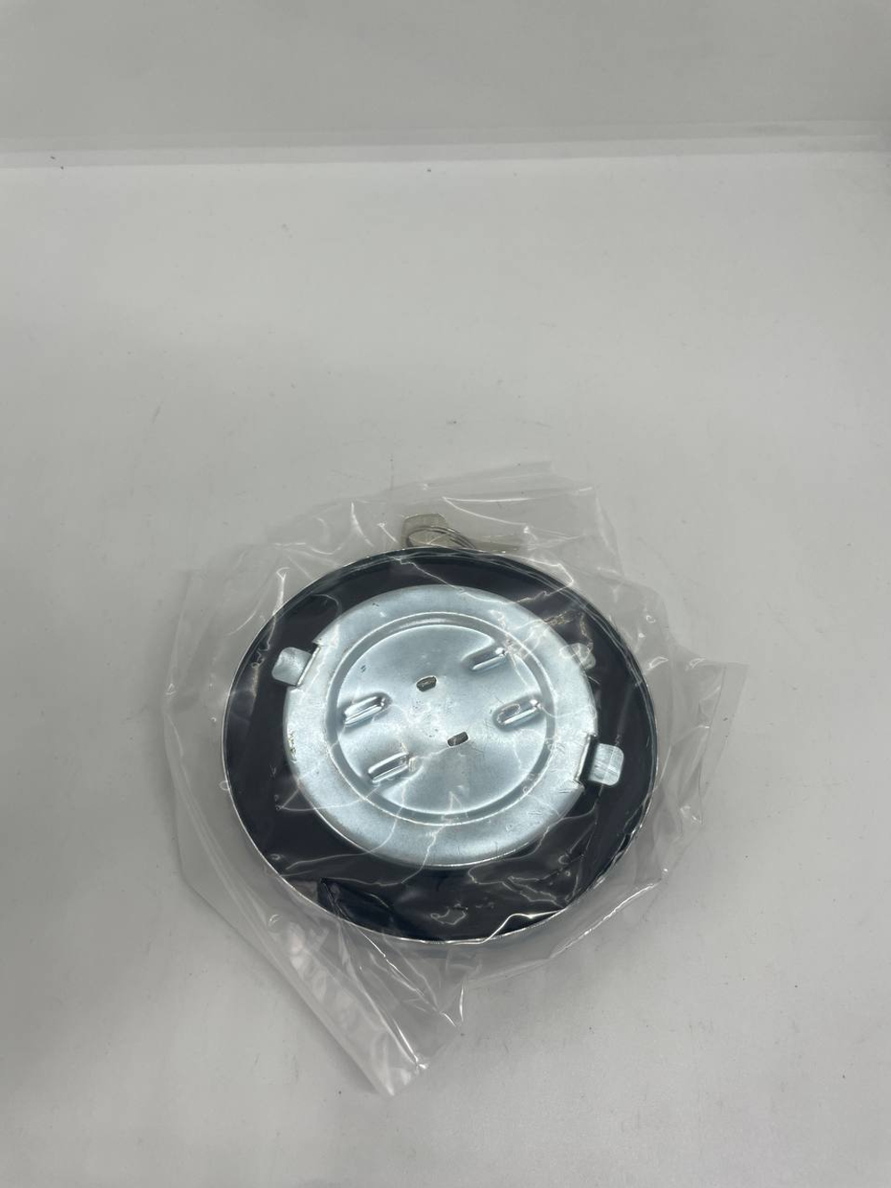 Крышка топливного бака полуоборотная с ключами пластик усил. 5320-1103010