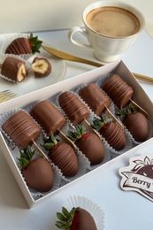 Бананы и клубника в бельгийском шоколаде