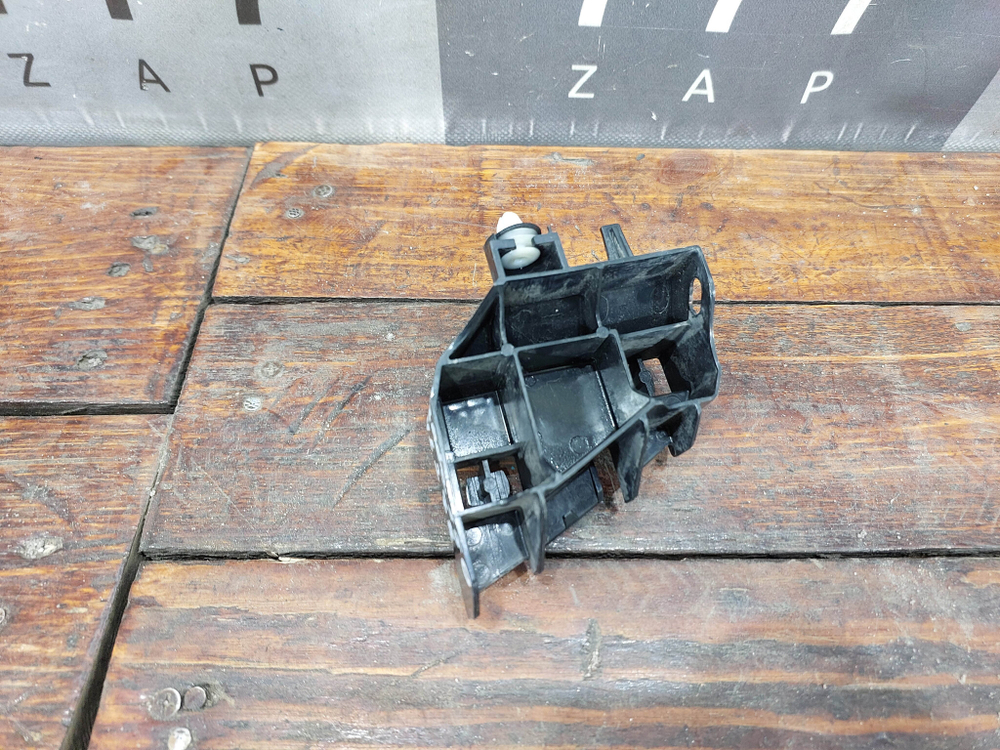 Кронштейн заднего фонаря Land Cruiser Prado 150 09-17 Б/У Оригинал 5256360060