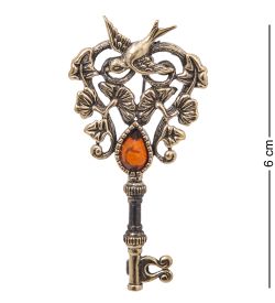 AM-4063 Брошь «Ключик Ласточка» (латунь, янтарь)